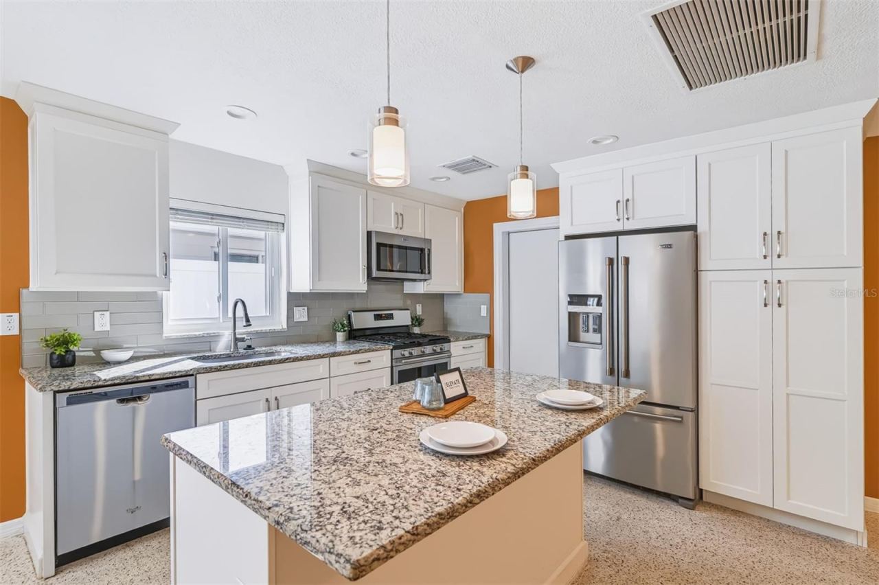 Photo 3 of 624 Dunraven Dr, Winter Park, FL 32792