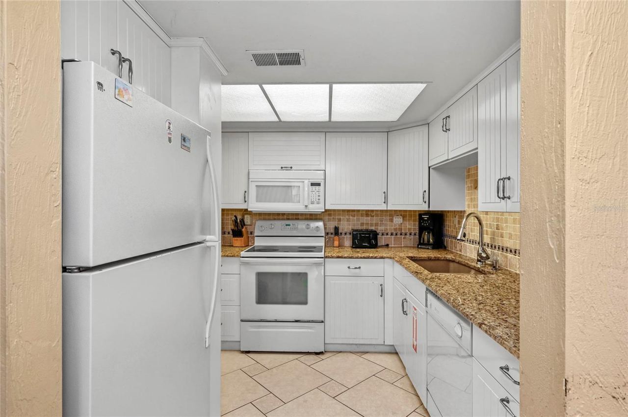 Photo 5 of 4175 S Atlantic Ave #204, New Smyrna Beach, FL 32169