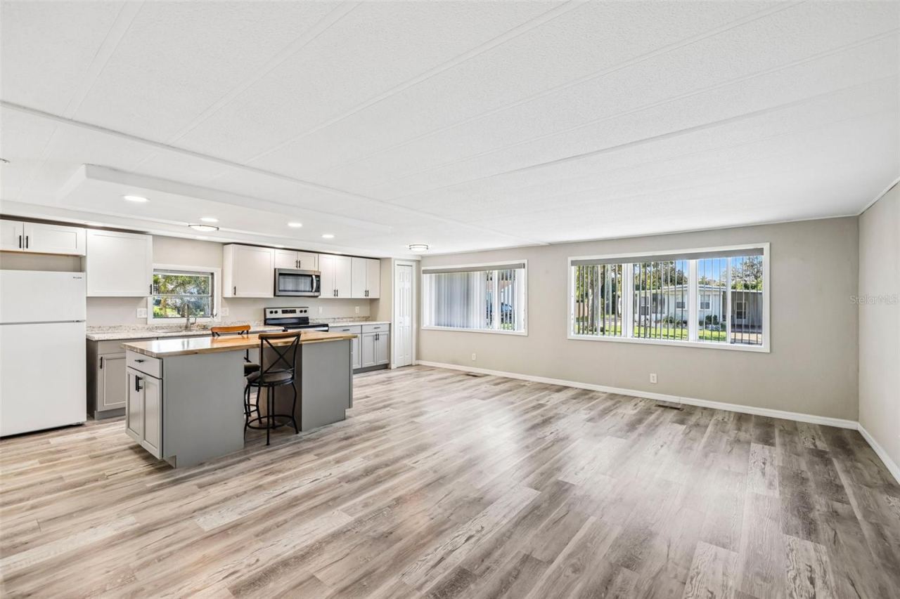Photo 4 of 11 Florence Blvd, Debary, FL 32713