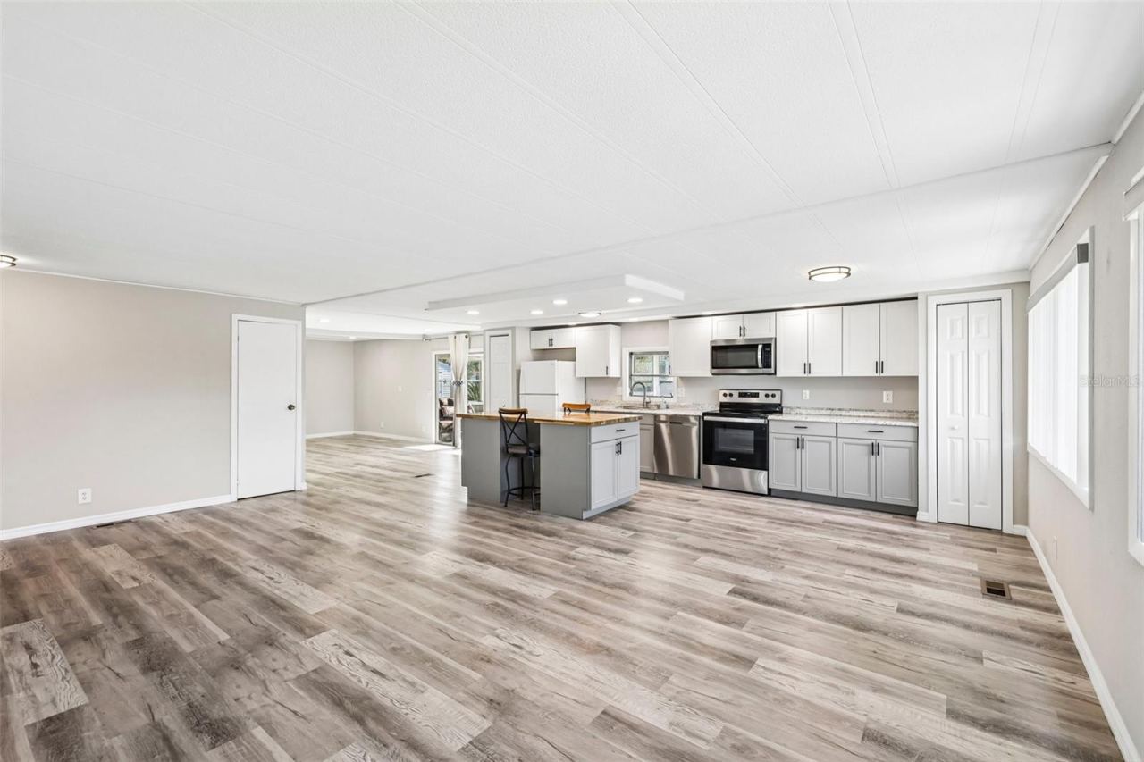 Photo 5 of 11 Florence Blvd, Debary, FL 32713