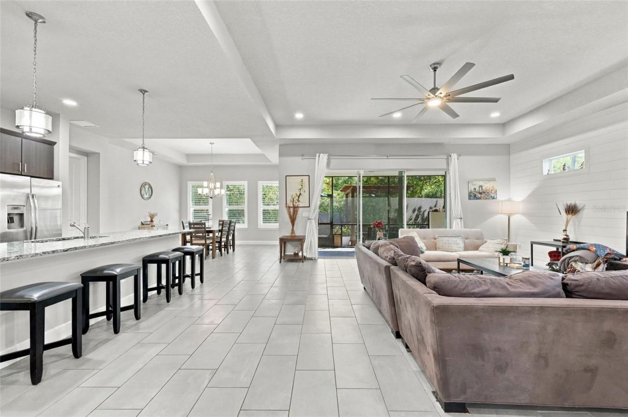 Photo 5 of 401 Nottinghill St, Ormond Beach, FL 32174