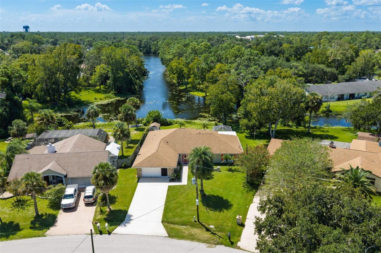 Photo 3 of 76 Flamingo Dr, Palm Coast, FL 32137