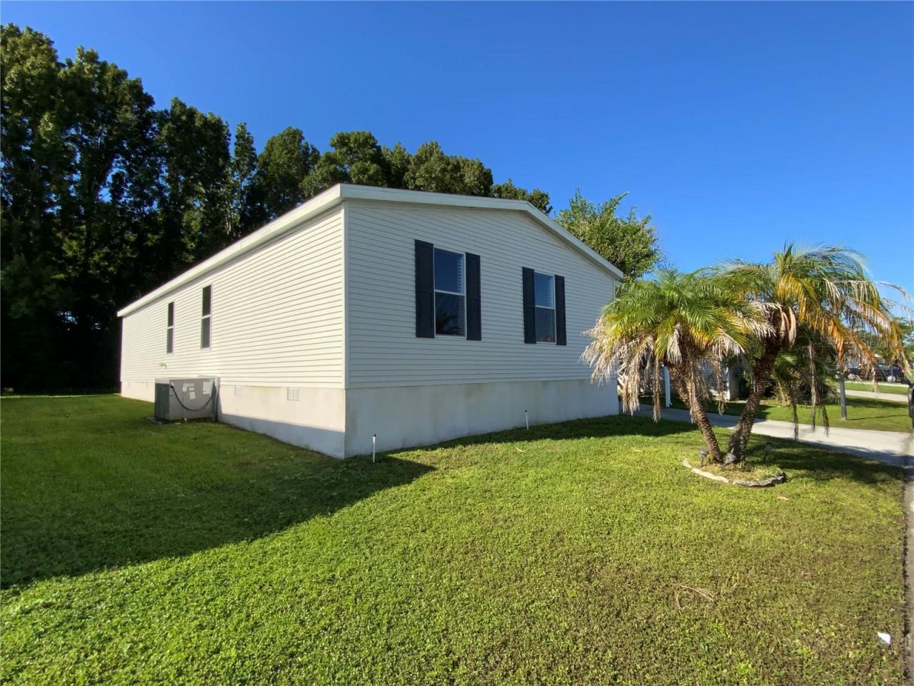 Photo 2 of 7832 Walkers Cay Ave, Orlando, FL 32822