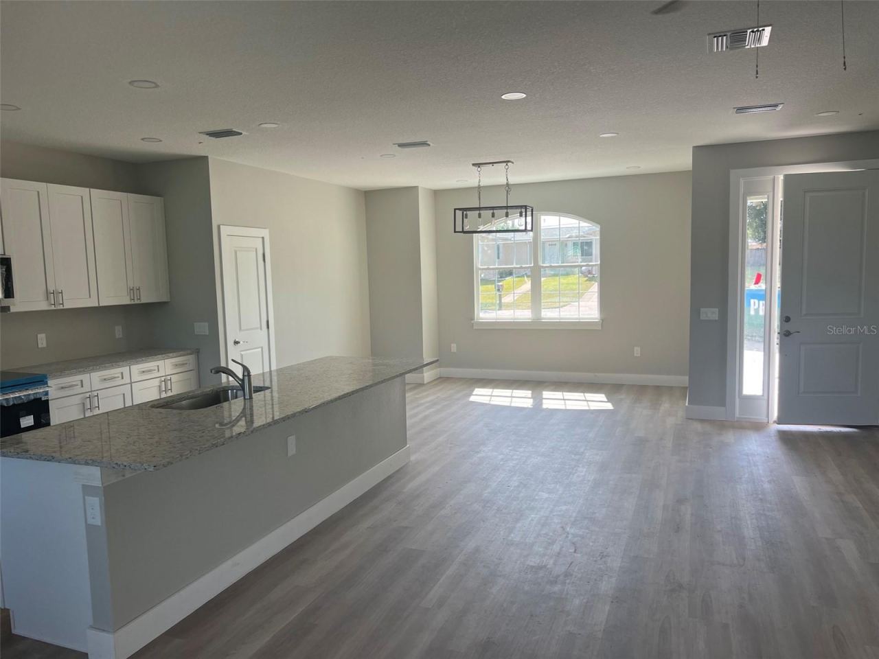 Photo 5 of 1355 W Hartley Cir, Deltona, FL 32725