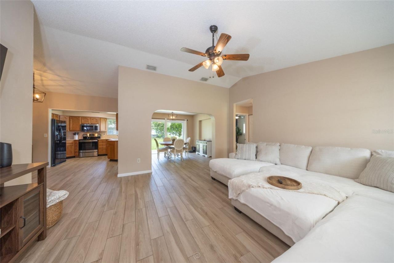 Photo 2 of 31 Pinelynn Dr, Palm Coast, FL 32164