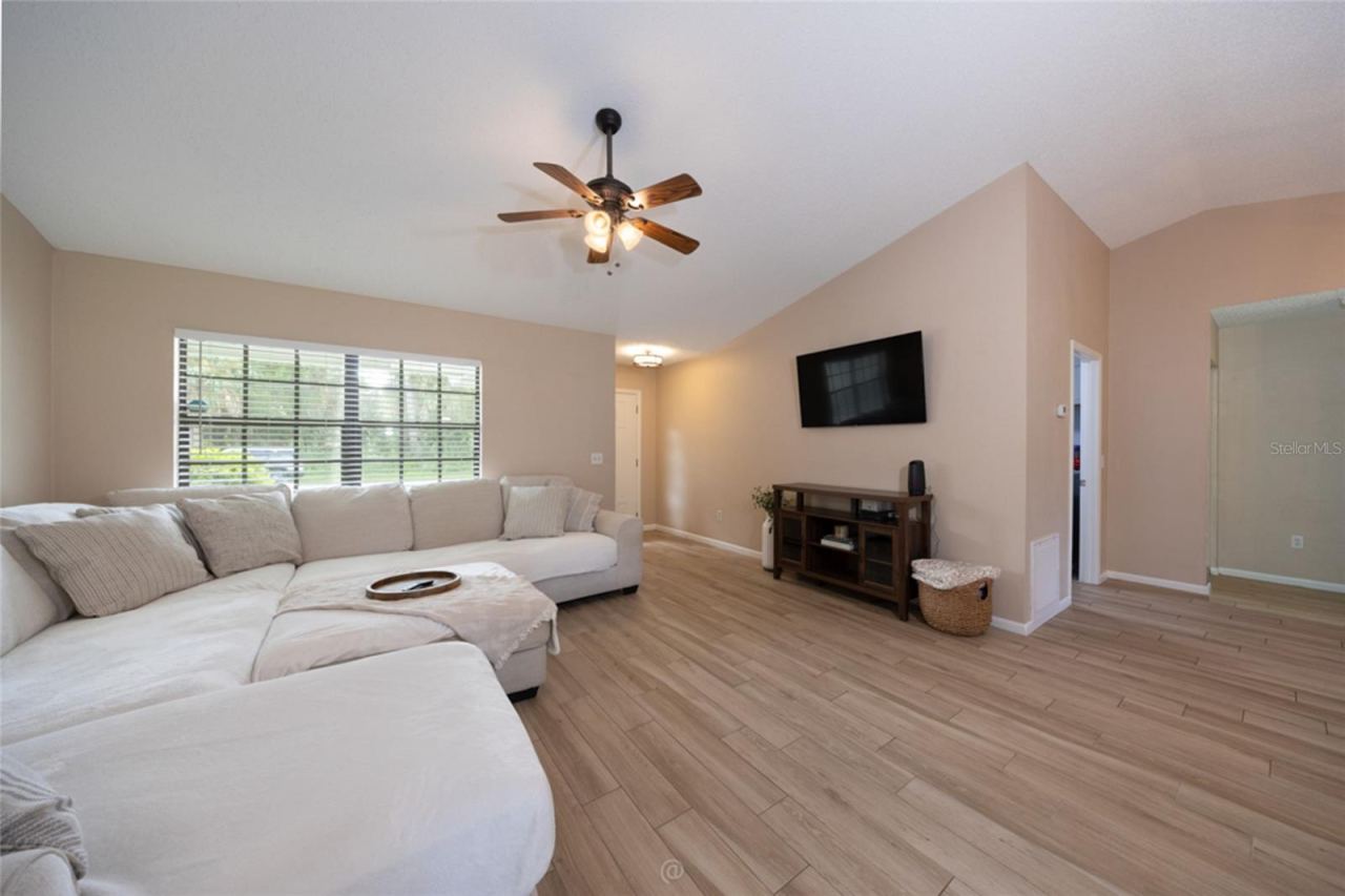 Photo 4 of 31 Pinelynn Dr, Palm Coast, FL 32164