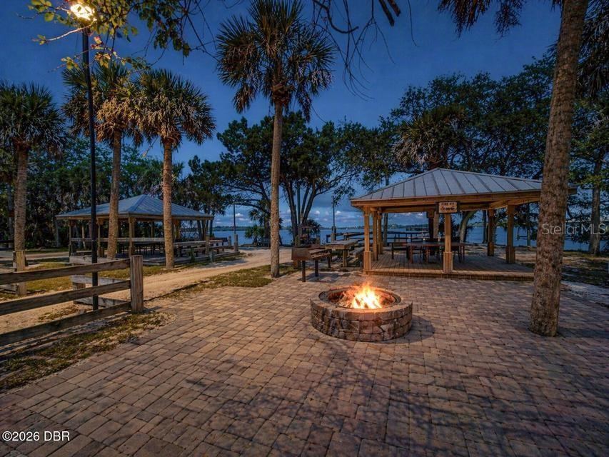 Photo 4 of 428 Eldora Dr, Oak Hill, FL 32759