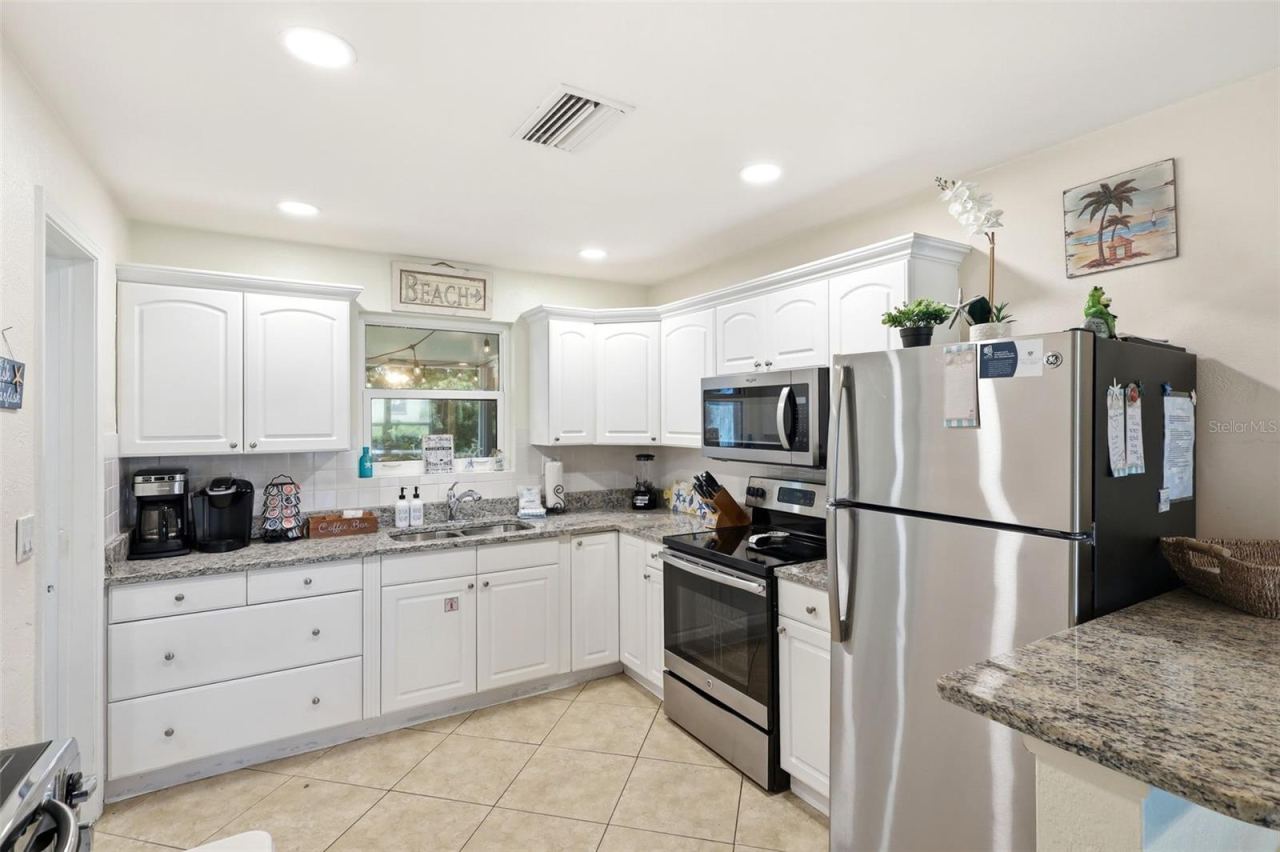 Photo 4 of 159 Laurie Dr, Ormond Beach, FL 32176