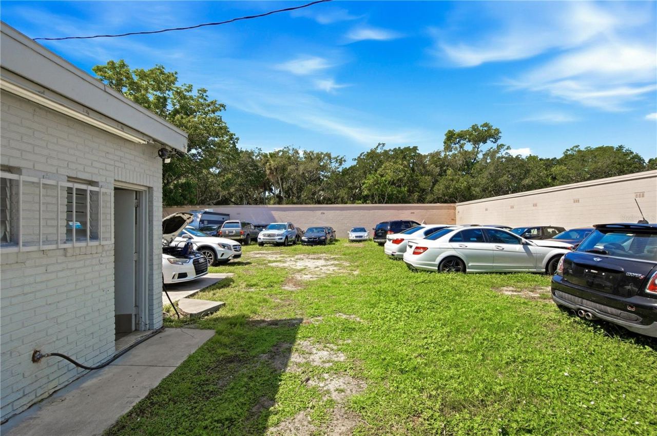 Photo 5 of 364 N Nova Rd, Daytona Beach, FL 32114