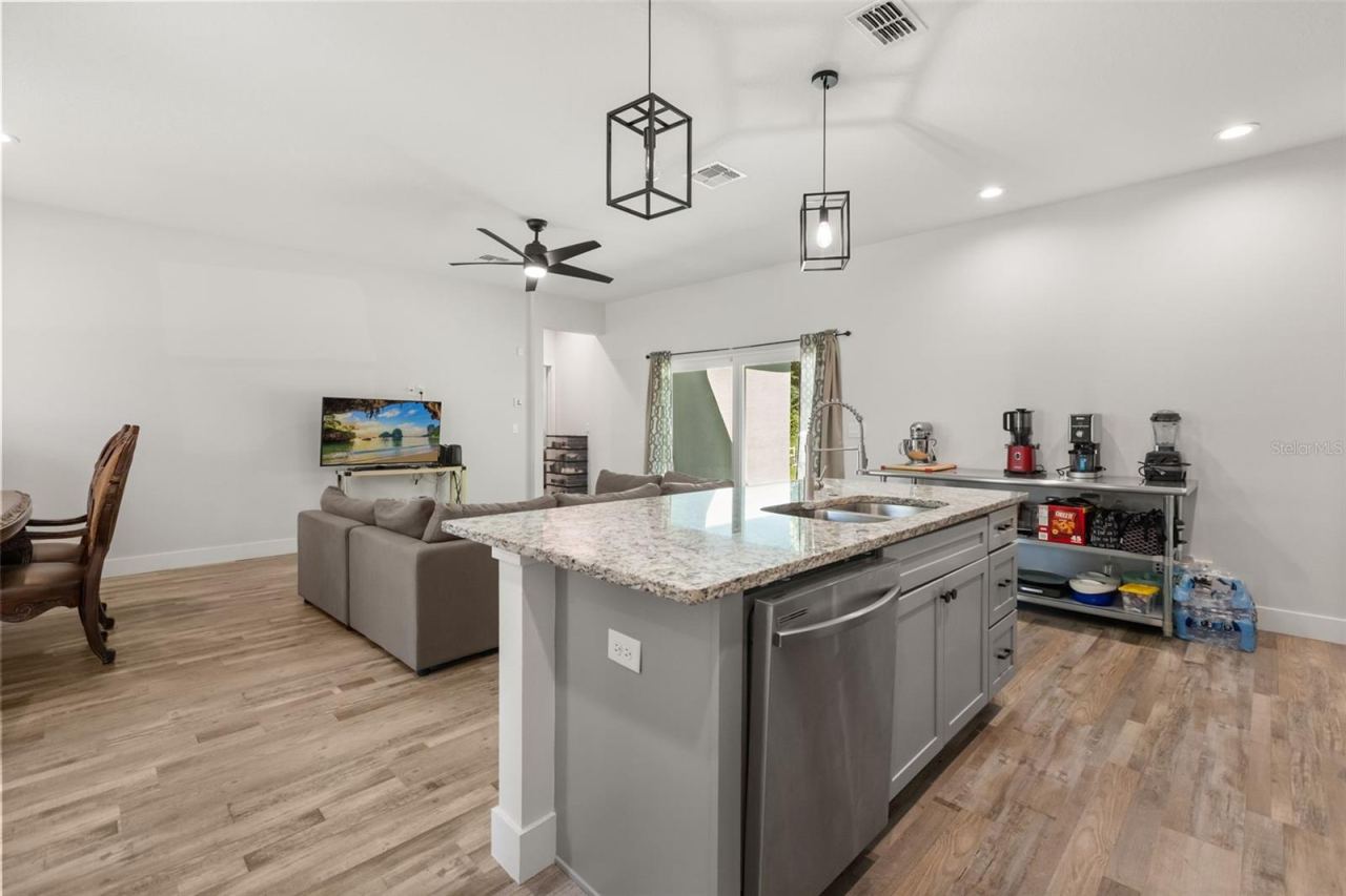 Photo 4 of 1365 2nd St, Orange City, FL 32763