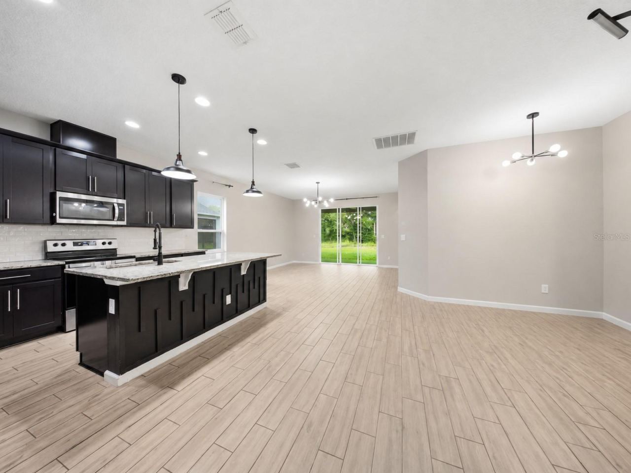Photo 5 of 1034 Chelan Falls Dr, Deland, FL 32724