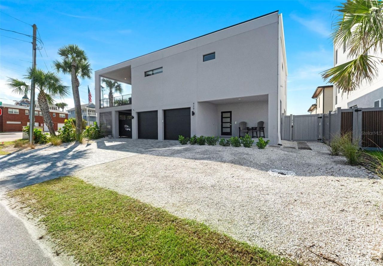 Photo 5 of 429 Columbus Ave, New Smyrna Beach, FL 32169