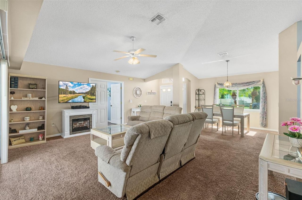 Photo 4 of 125 Pritchard Dr, Palm Coast, FL 32164