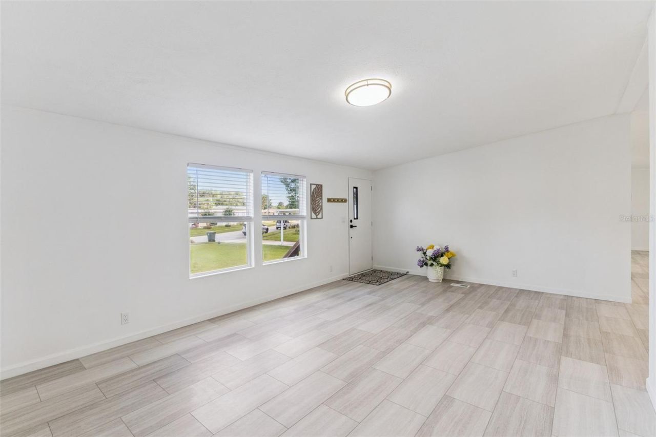 Photo 5 of 1137 Yaupon St, Daytona Beach, FL 32117