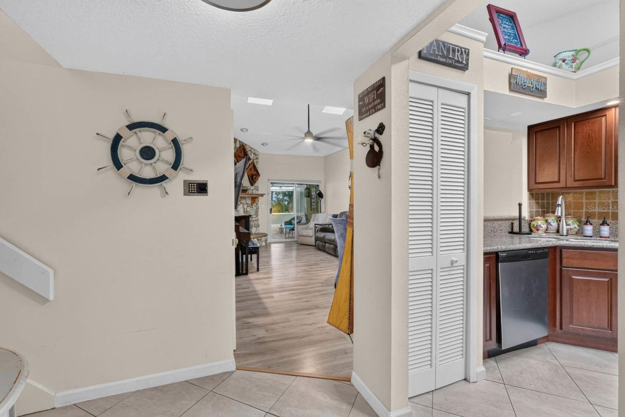 Photo 4 of 955 Grayling Ct #b, Port Orange, FL 32127