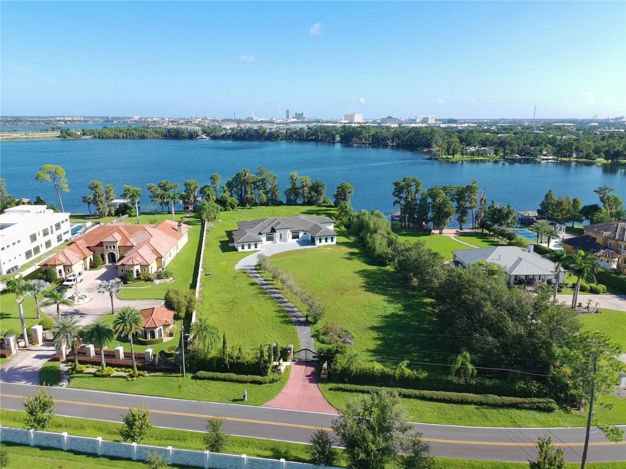 Photo 2 of 7240 Lake Willis, Orlando, FL 32821
