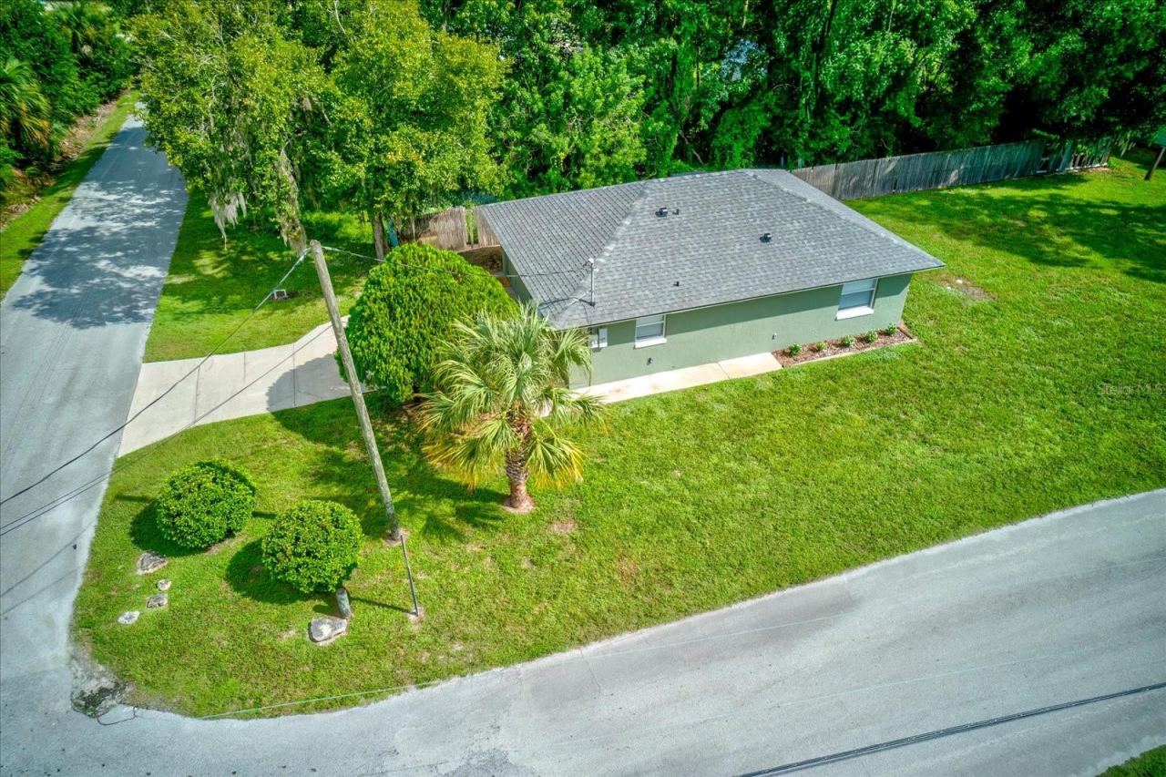 Photo 4 of 219 Cummings St, Oak Hill, FL 32759