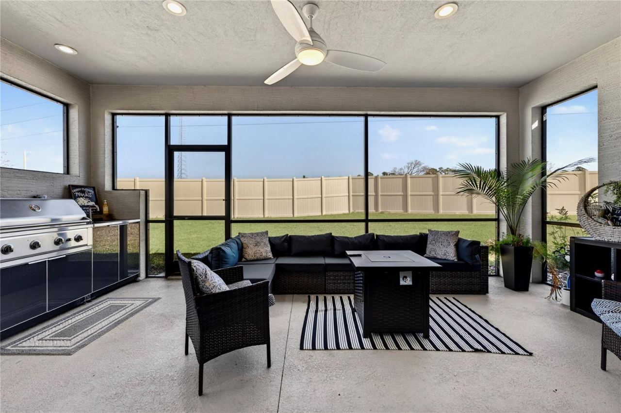 Photo 4 of 6203 W Fallsgrove Ln, Port Orange, FL 32128