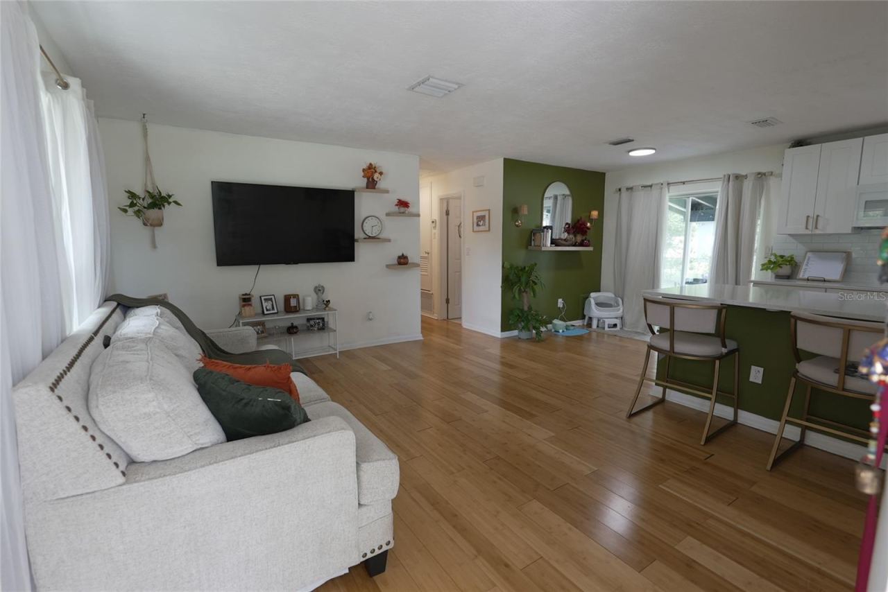 Photo 4 of 580 Merrimac St, Deltona, FL 32725
