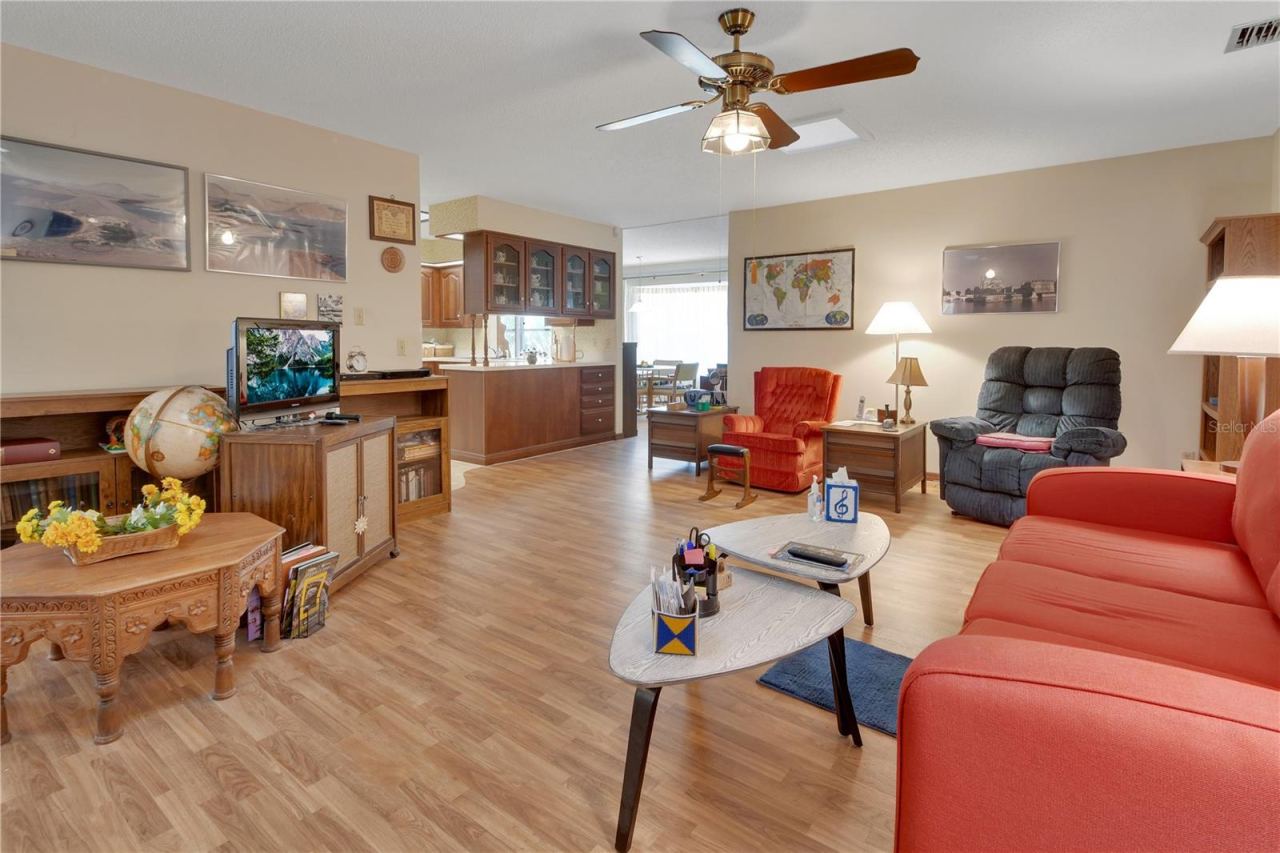 Photo 4 of 350 Lafayette Pl, Deland, FL 32720