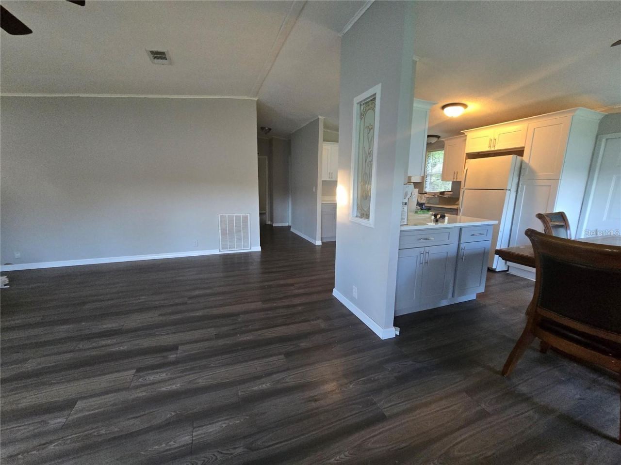 Photo 4 of 208 Pine Tree Trl, Crescent City, FL 32112