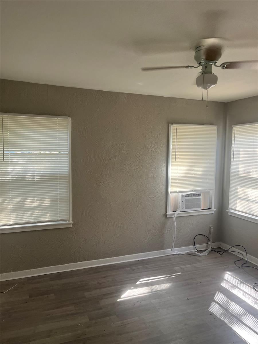 Photo 5 of 341 Fairview Ave, Daytona Beach, FL 32114