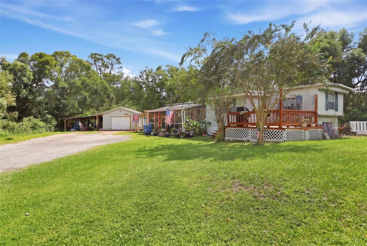 Photo 4 of 498 King Charles Cir, Deland, FL 32724