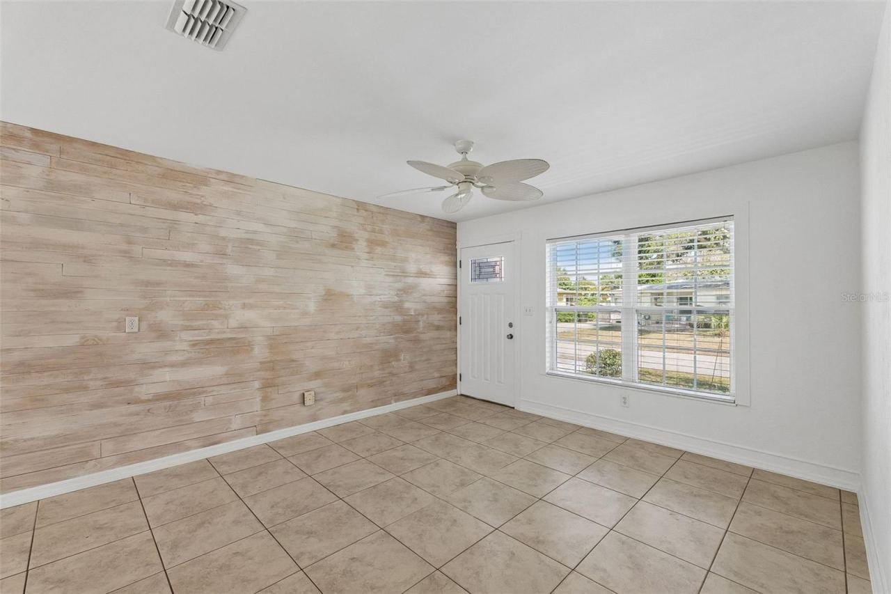 Photo 4 of 2 Robben Ter, Daytona Beach, FL 32118