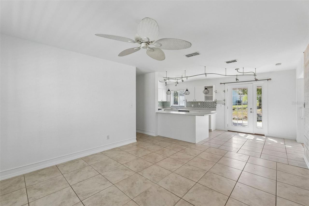 Photo 5 of 2 Robben Ter, Daytona Beach, FL 32118