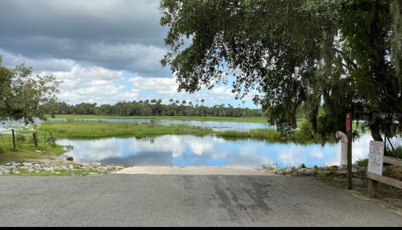 Photo 4 of 1041 Lemon Bluff Rd, Osteen, FL 32764