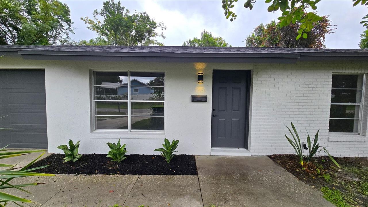 Photo 4 of 605 Jameson Dr, Orange City, FL 32763