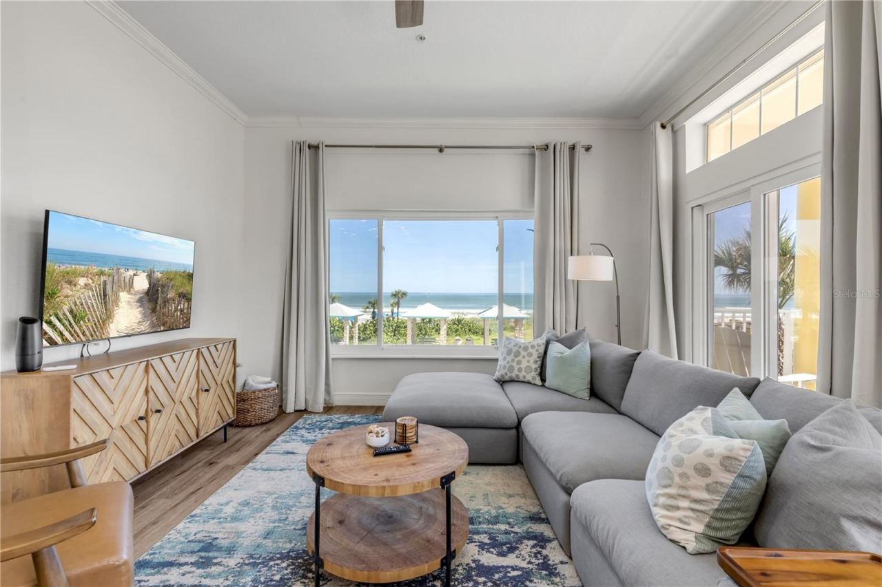 Photo 4 of 530 Esther St, New Smyrna Beach, FL 32169
