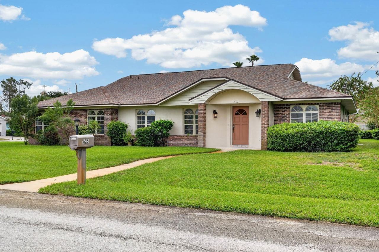 Photo 3 of 156 Bressler Ln, Palm Coast, FL 32137