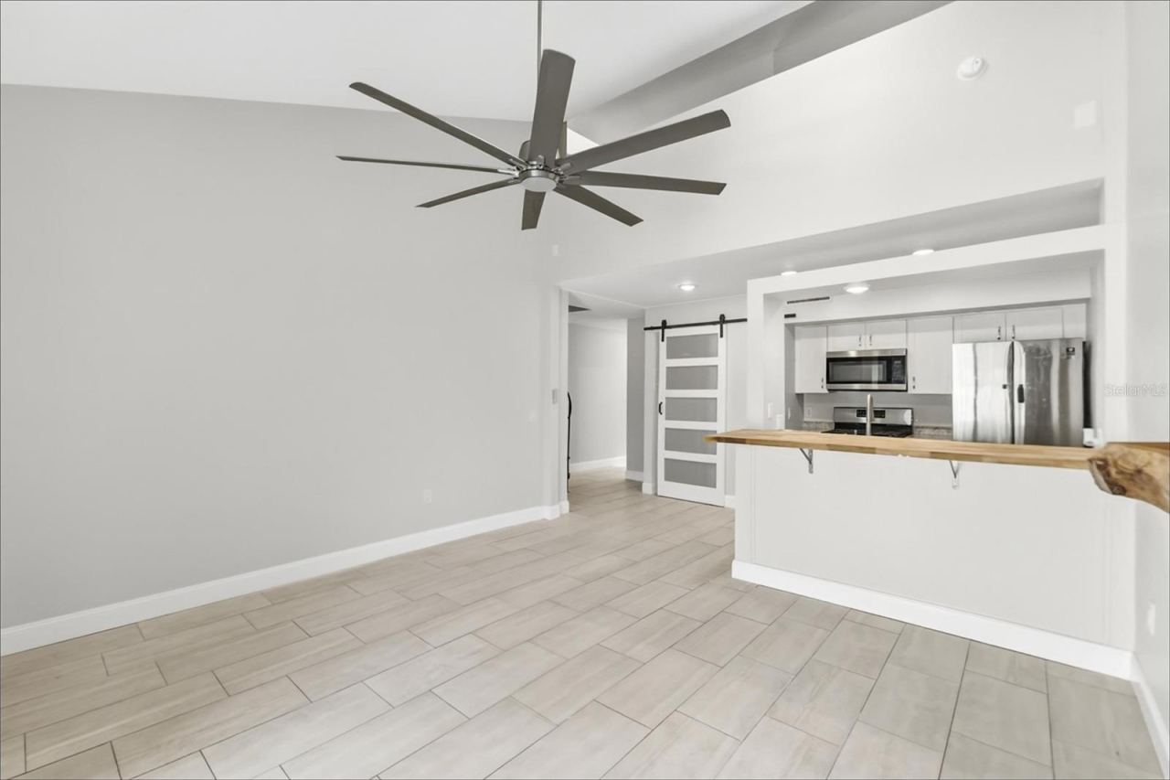 Photo 4 of 101 N Hill Ave #2, Deland, FL 32724