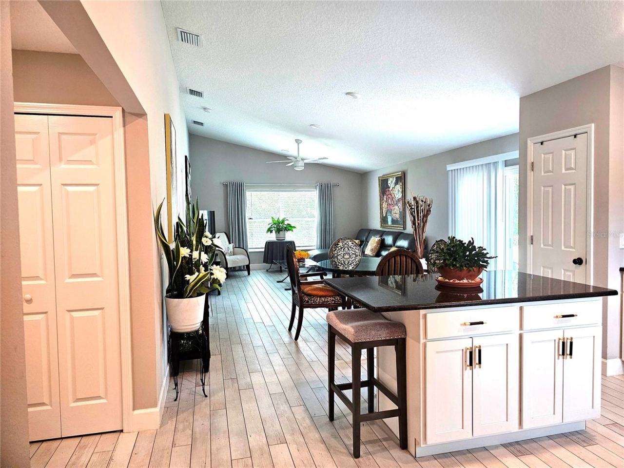 Photo 4 of 259 Toms Rd, Debary, FL 32713