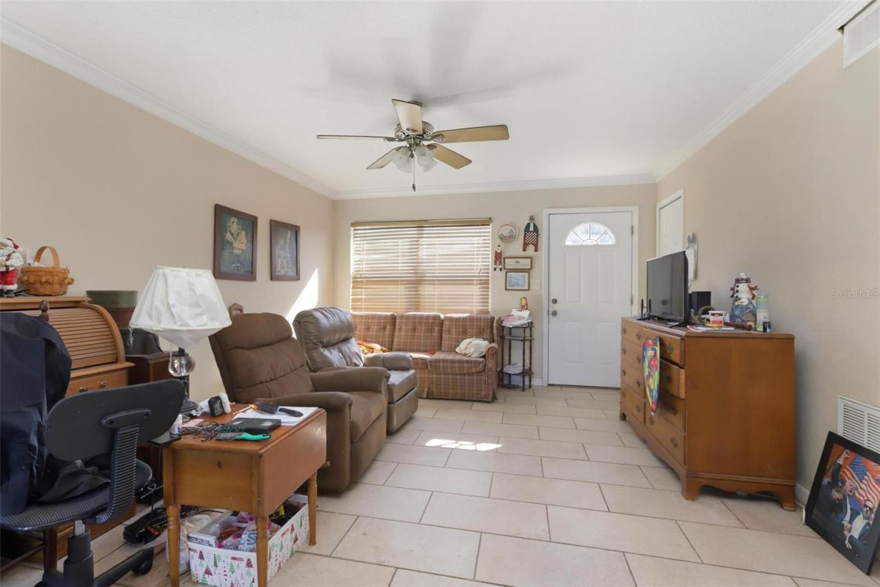 Photo 4 of 914 Cass St, Deland, FL 32720