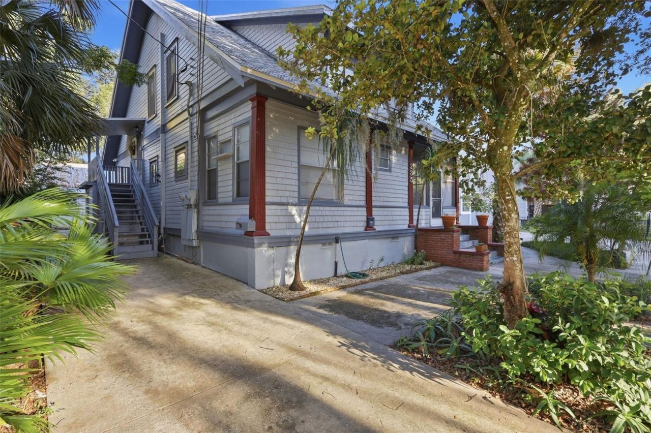 Photo 4 of 235 N Sans Souci Ave, Deland, FL 32720