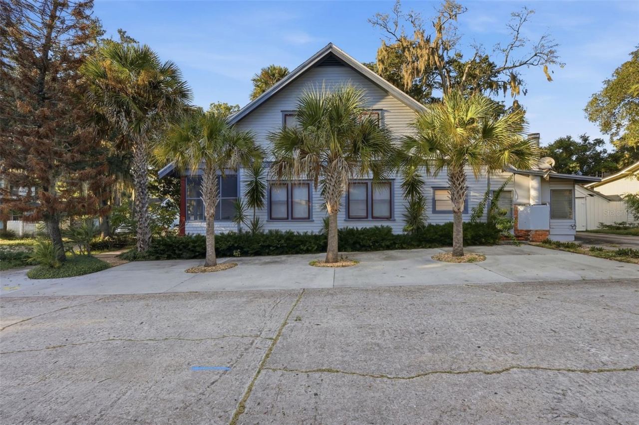 Photo 5 of 235 N Sans Souci Ave, Deland, FL 32720