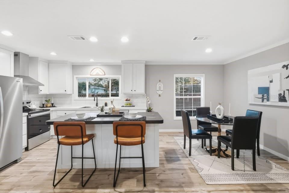Photo 4 of 1913 Woodcrest Dr, Ormond Beach, FL 32174