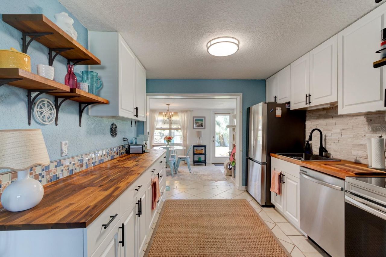 Photo 5 of 14 Tropical Dr, Ormond Beach, FL 32176