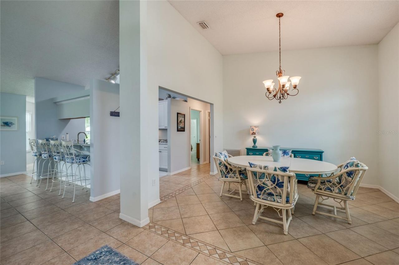 Photo 4 of 6129 Half Moon Dr, Port Orange, FL 32127