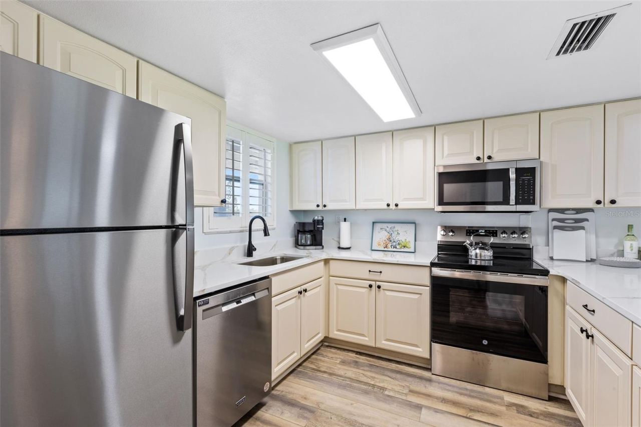 Photo 5 of 4831 Saxon Dr #1080, New Smyrna Beach, FL 32169