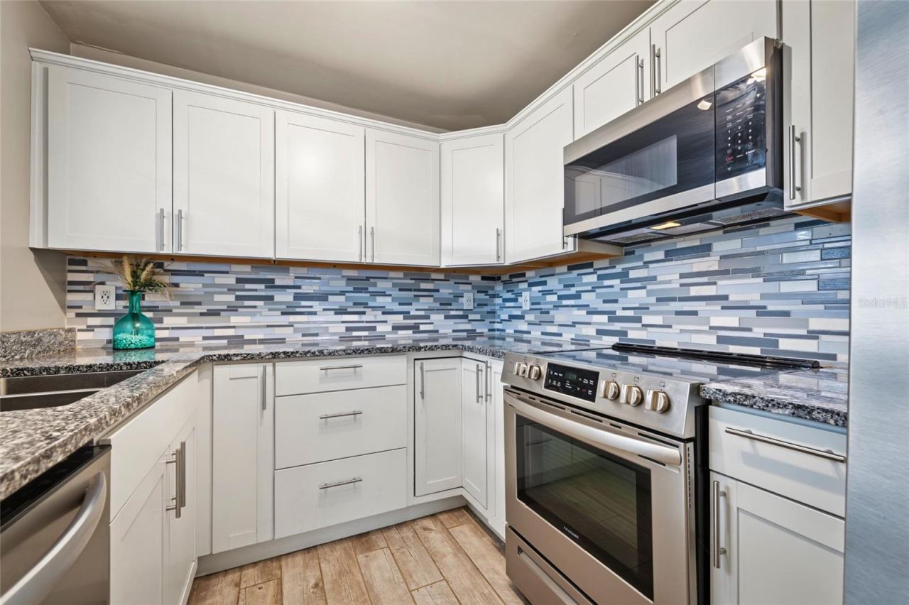 Photo 4 of 118 Roberta Rd, Ormond Beach, FL 32176