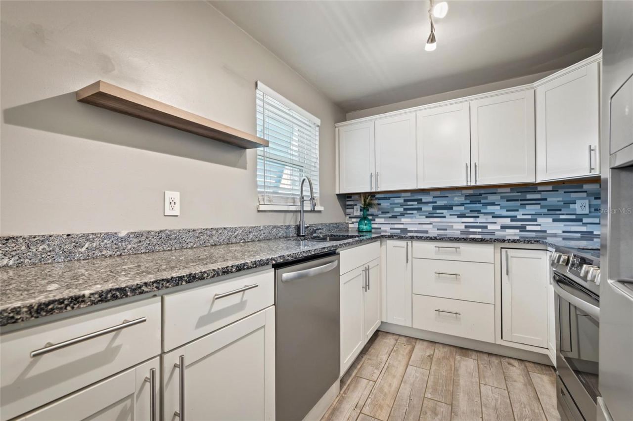 Photo 5 of 118 Roberta Rd, Ormond Beach, FL 32176
