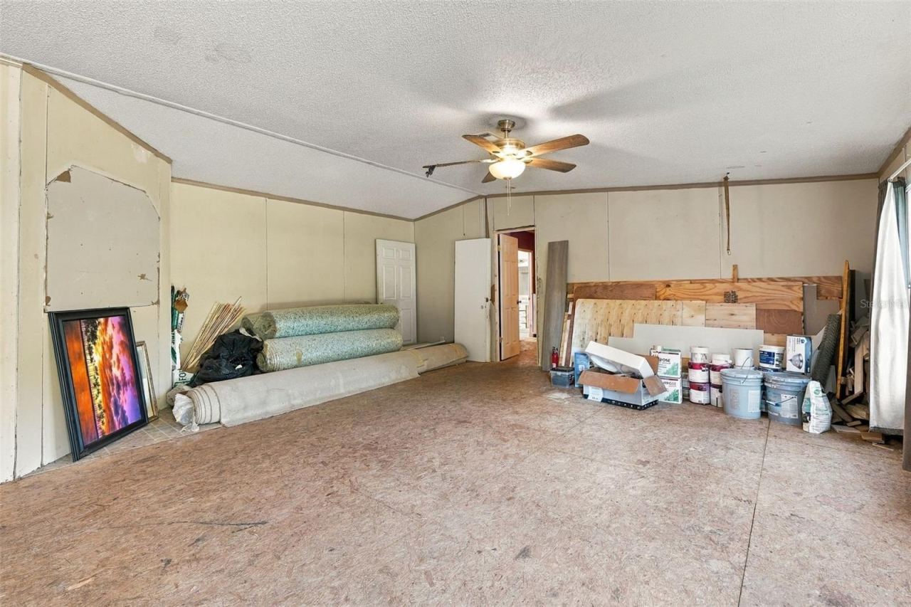 Photo 4 of 254 Se 7th Ave, Interlachen, FL 32148