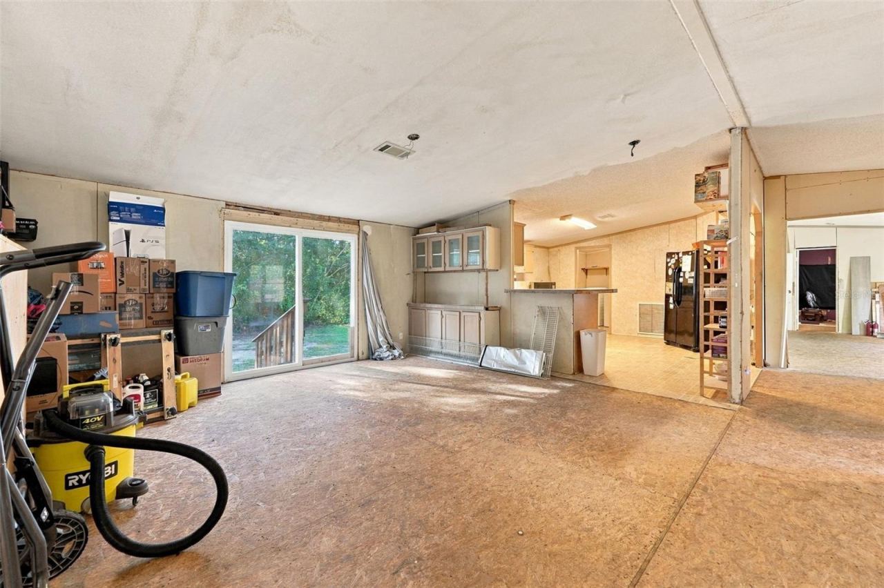 Photo 5 of 254 Se 7th Ave, Interlachen, FL 32148