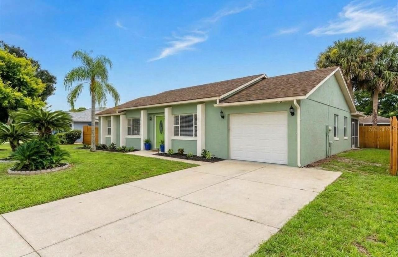 Photo 4 of 1379 Dandelion Dr, Deltona, FL 32725