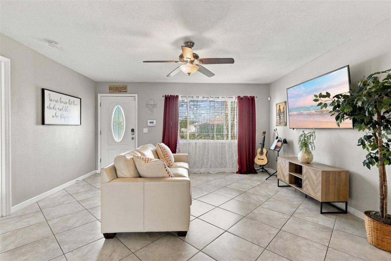 Photo 5 of 1379 Dandelion Dr, Deltona, FL 32725