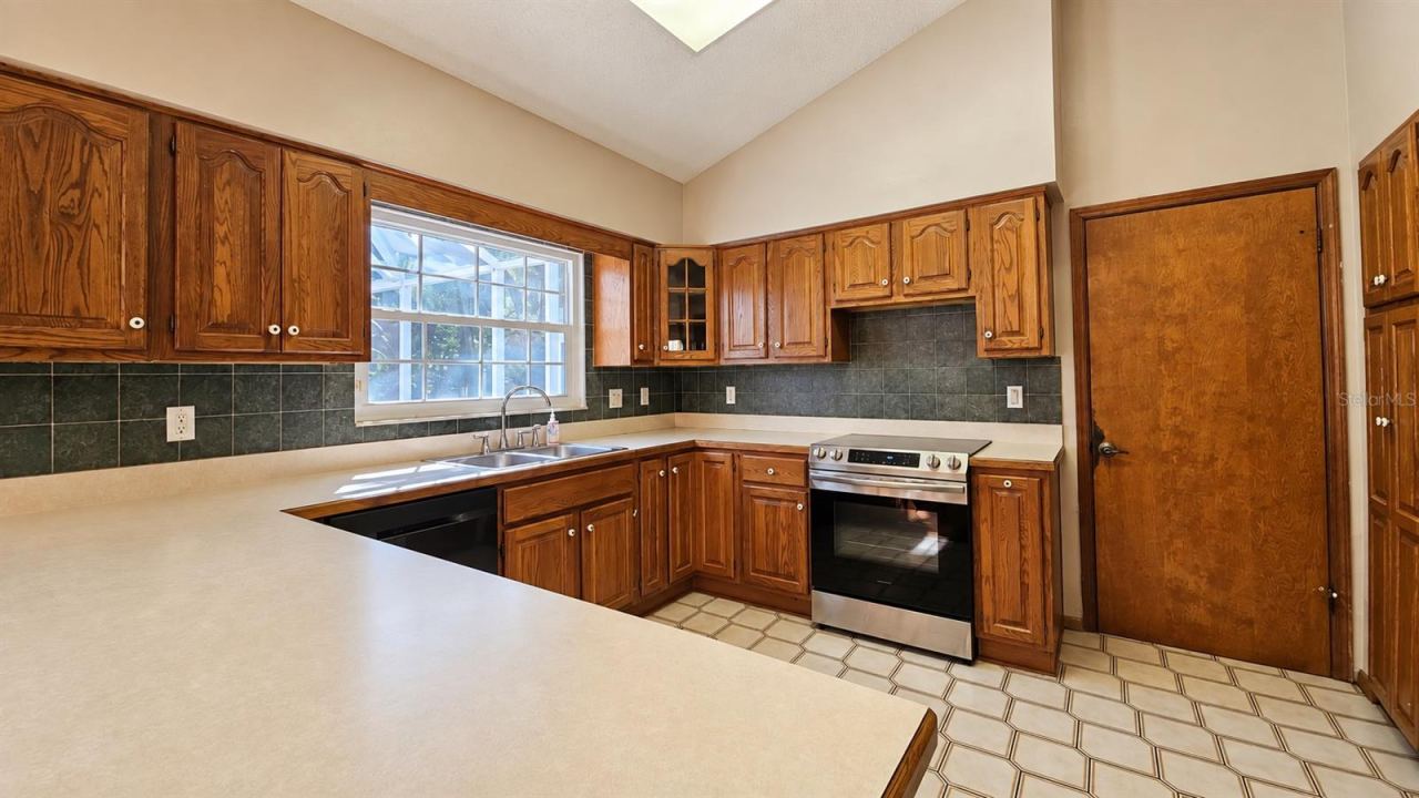 Photo 5 of 6217 Shoreline Dr, Port Orange, FL 32127