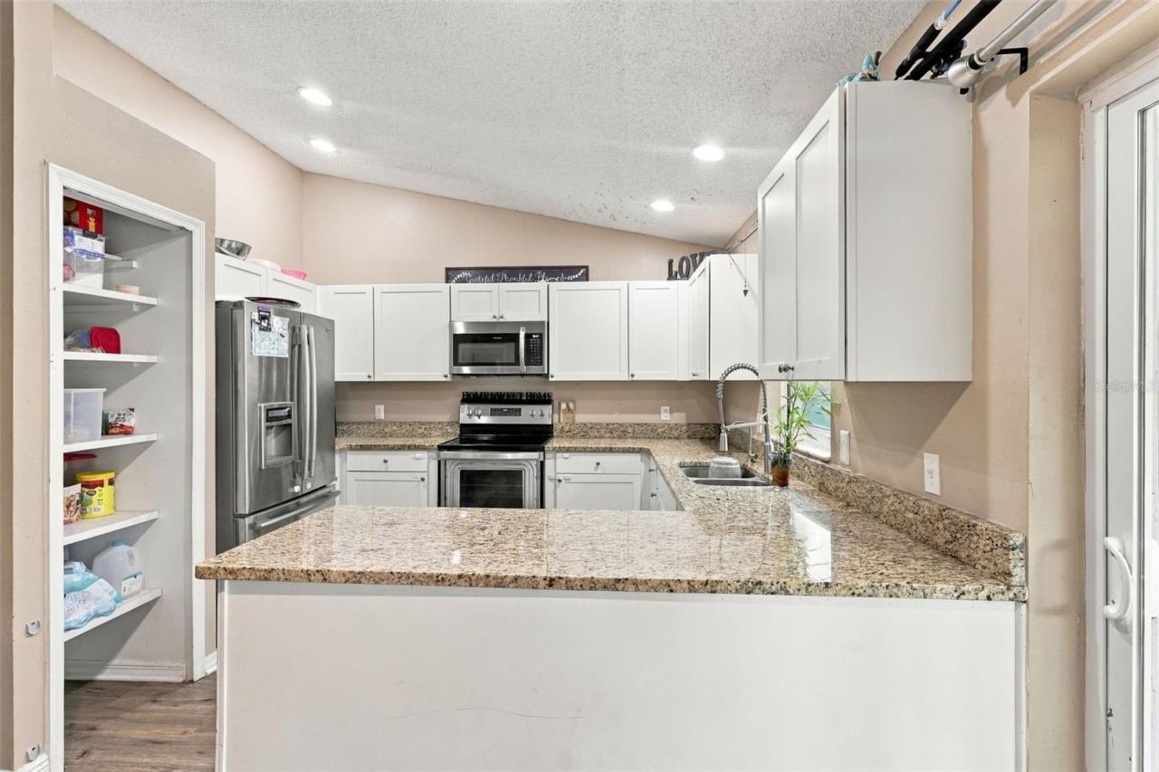 Photo 5 of 2992 Inca Ct, Deltona, FL 32738